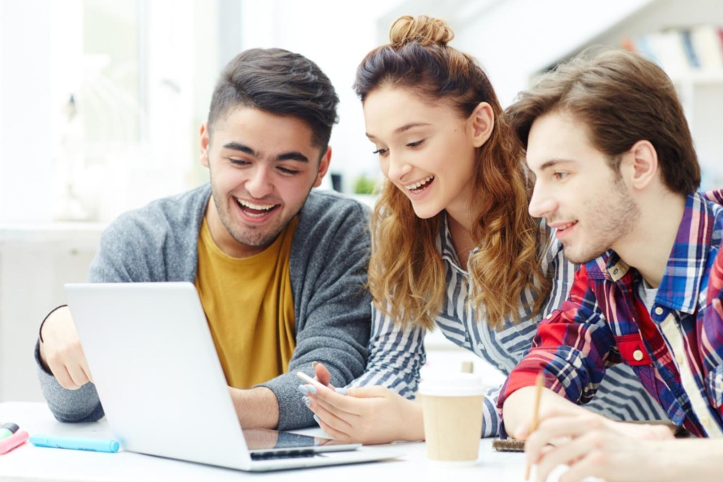 Professionelle Finanzanalyse am Arbeitsplatz mit Datenauswertung