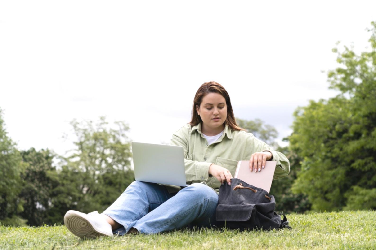 Modernes Bürogebäude von tazemuriala in Mauer